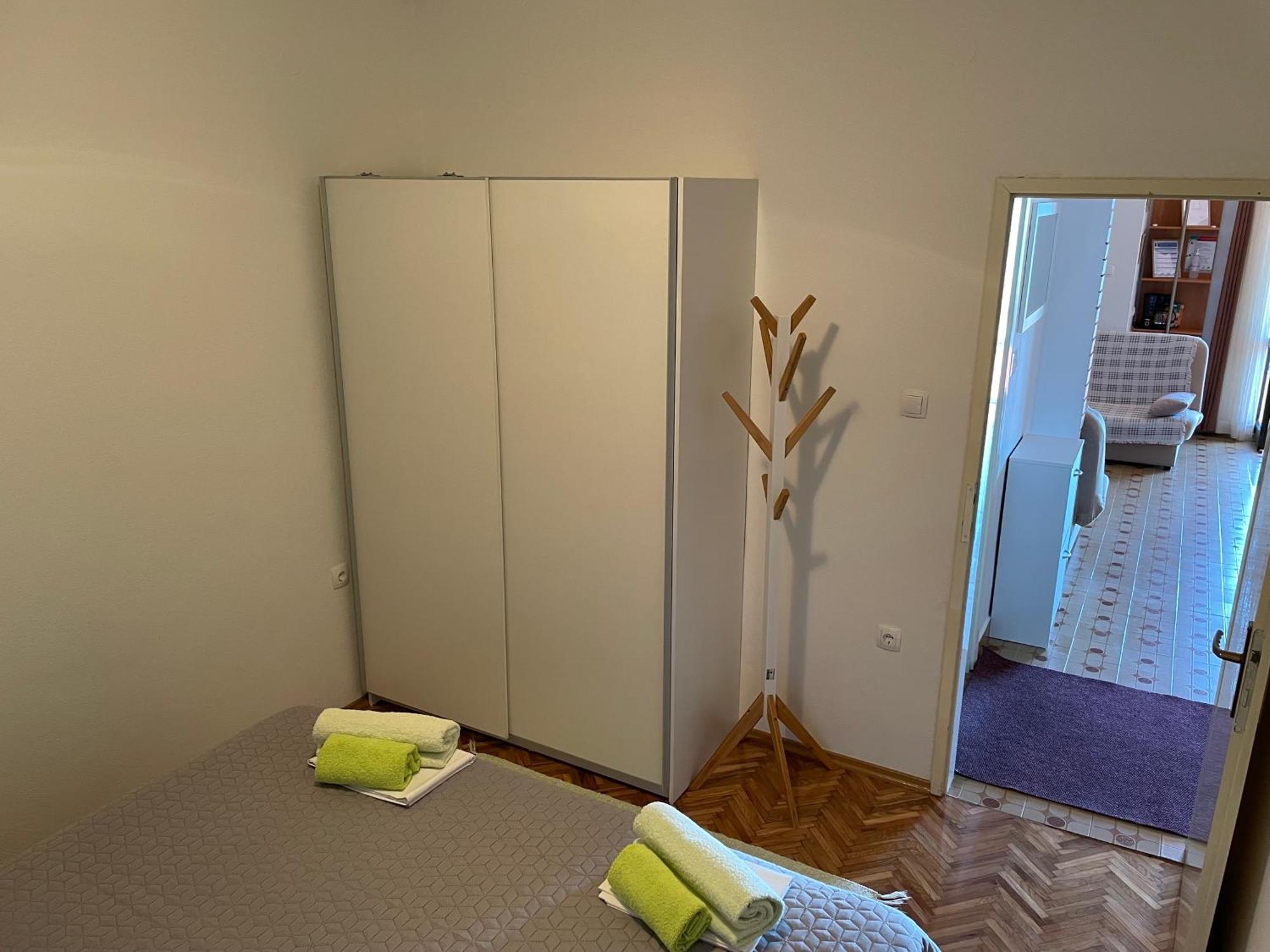 Apartment Ljiljana *